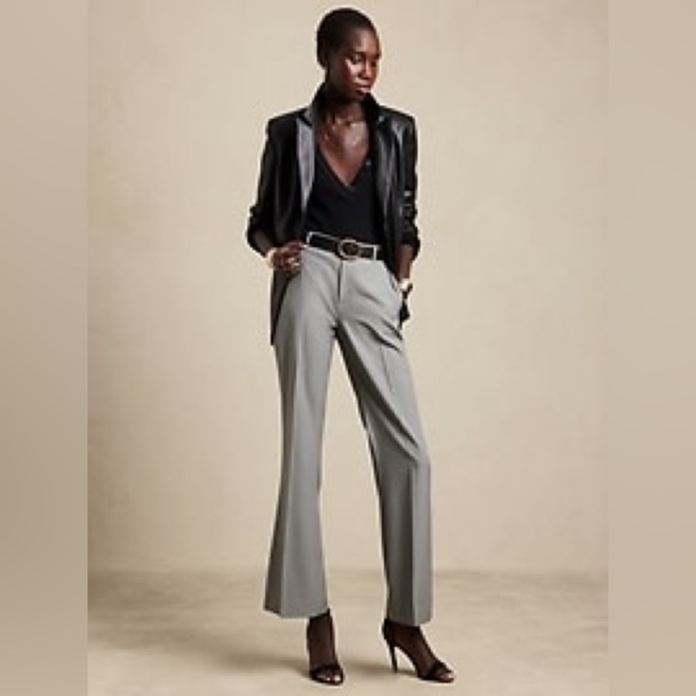 Banana Republic, SCULPTED BOOTCUT PANT *new with tags* light Heather gray